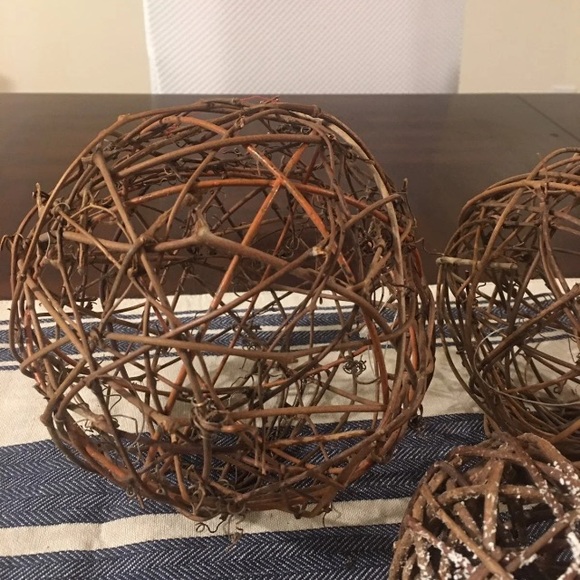 Twig Spheres/Balls - Picture 2 of 8